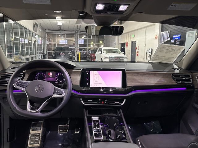 Used 2025 Volkswagen Atlas SEL Premium R-Line image 16