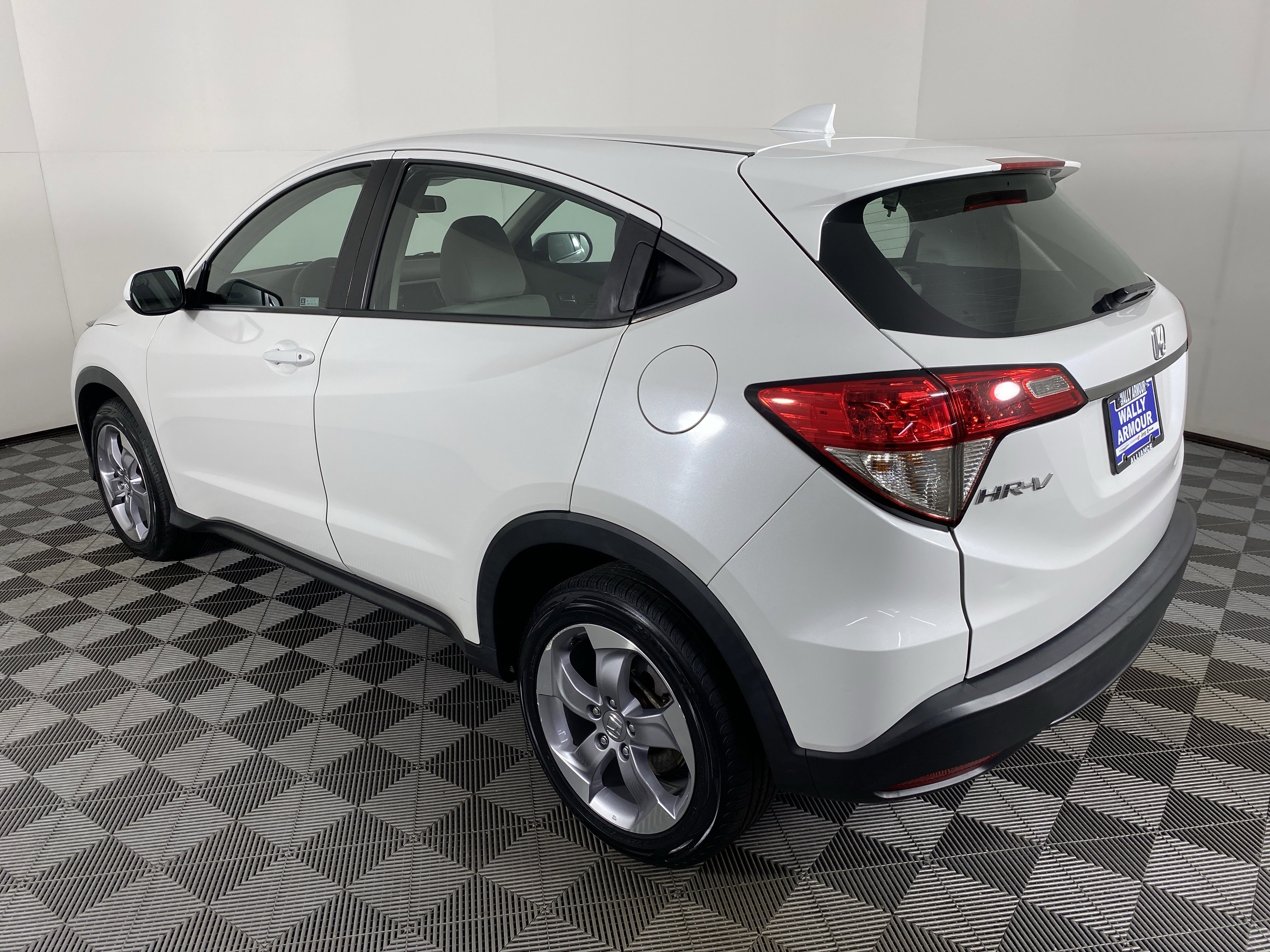 Used 2022 Honda HR-V LX image 8