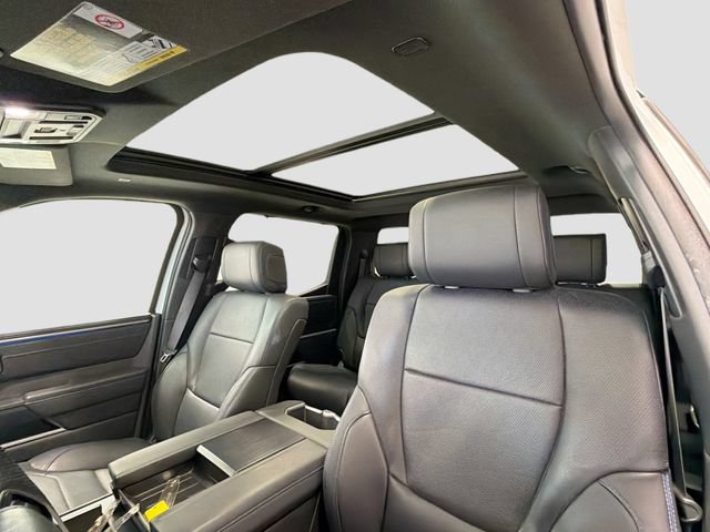 Used 2024 Toyota Tundra Platinum AWD/4WD image 19