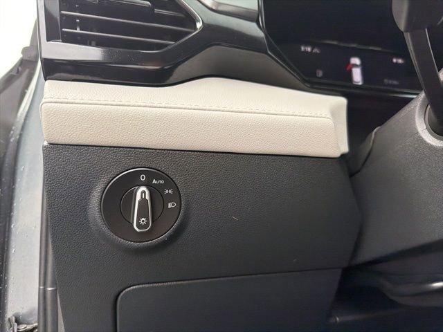 Used 2025 Volkswagen Taos S image 18