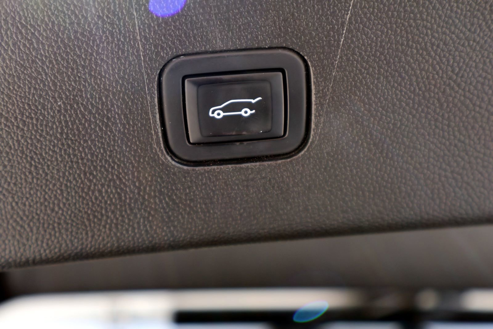 Used 2023 Buick Enclave Essence w/ Sport Touring Edition FWD image 12