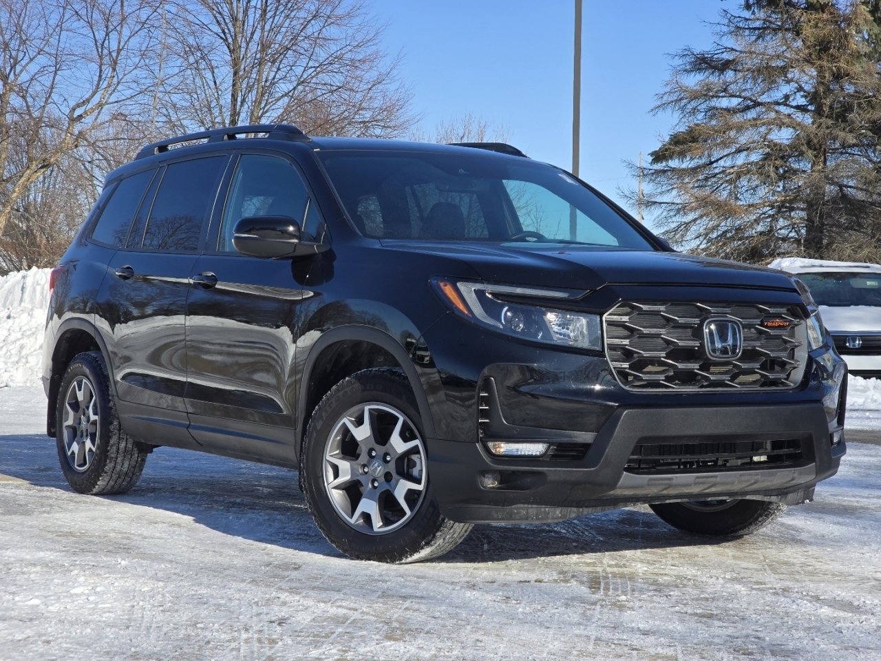 Used 2022 Honda Passport TrailSport image 2