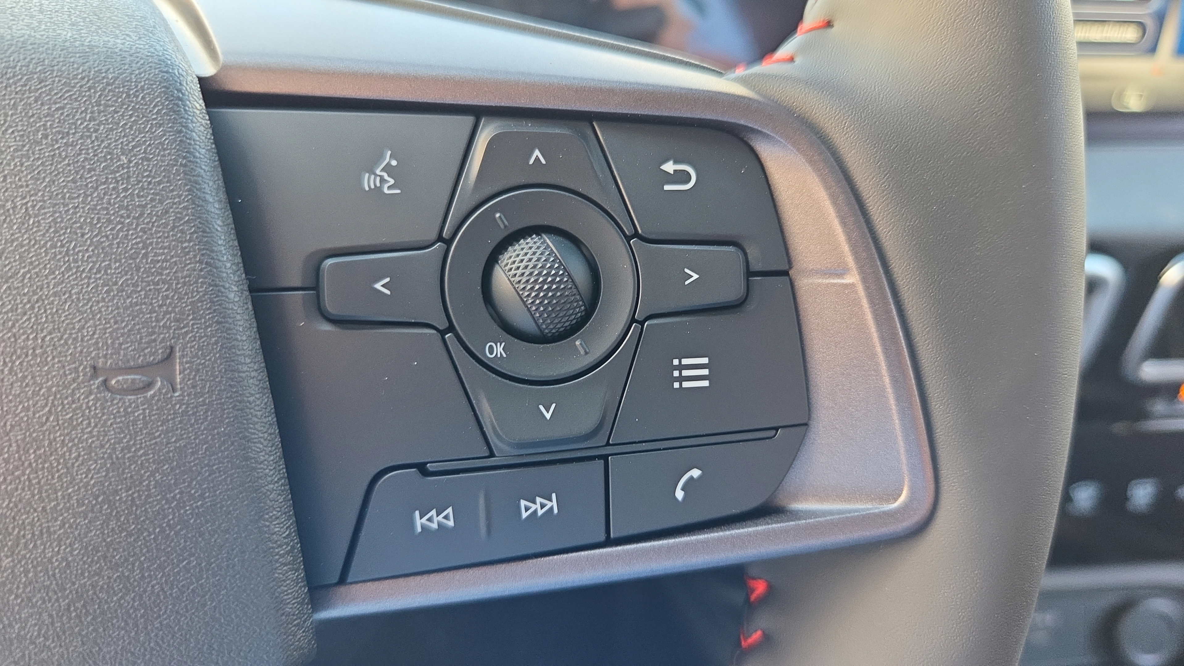 New 2027 Nissan Sentra SR w/ Floor Mat Package FWD image 26