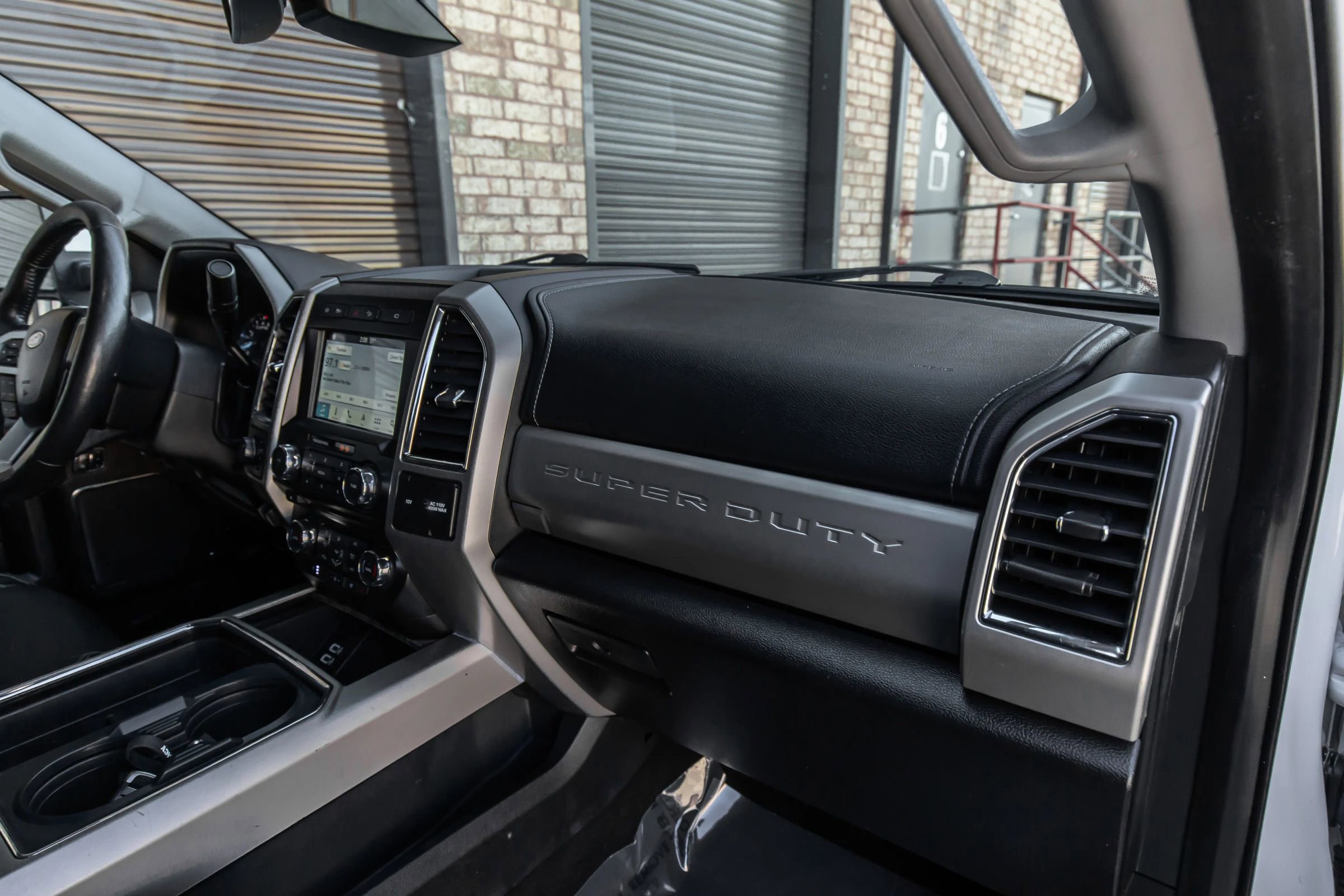 Used 2018 Ford F250 Lariat w/ Lariat Ultimate Package image 34