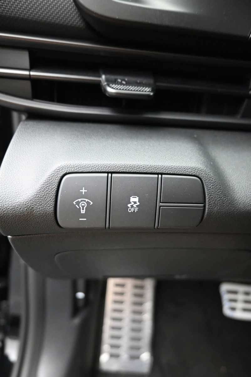New 2026 Hyundai Elantra Sport FWD image 21