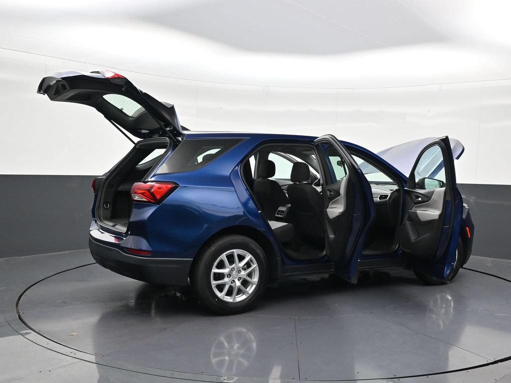 Used 2023 Chevrolet Equinox LS FWD image 31