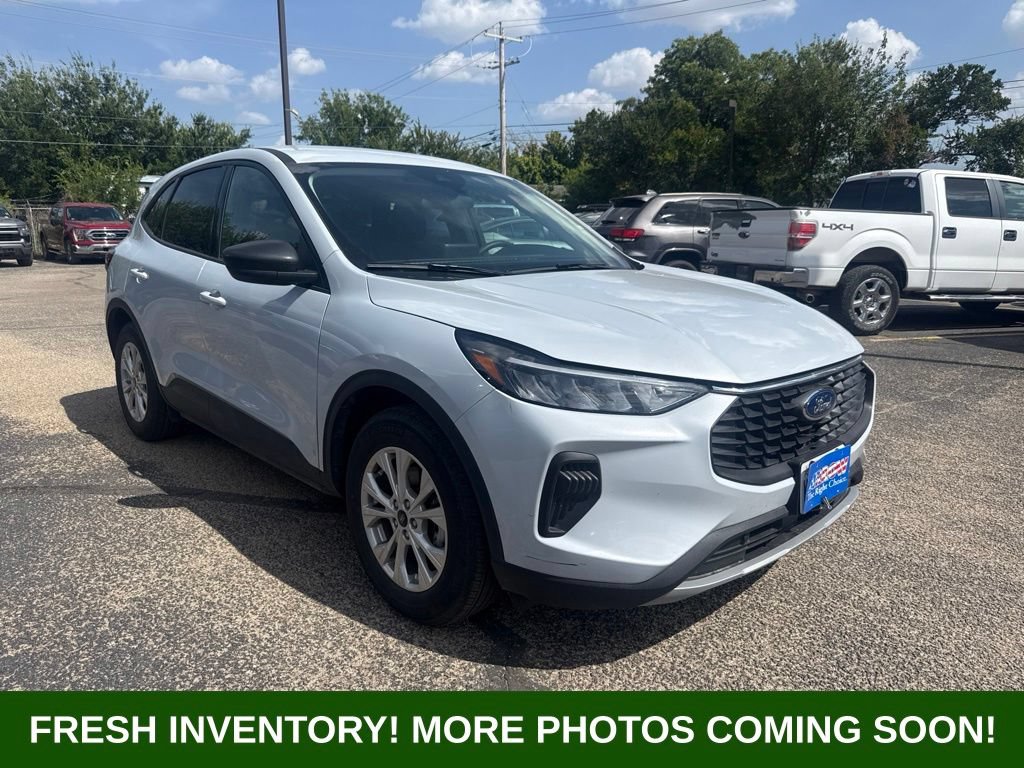 Used 2025 Ford Escape Active FWD image 1