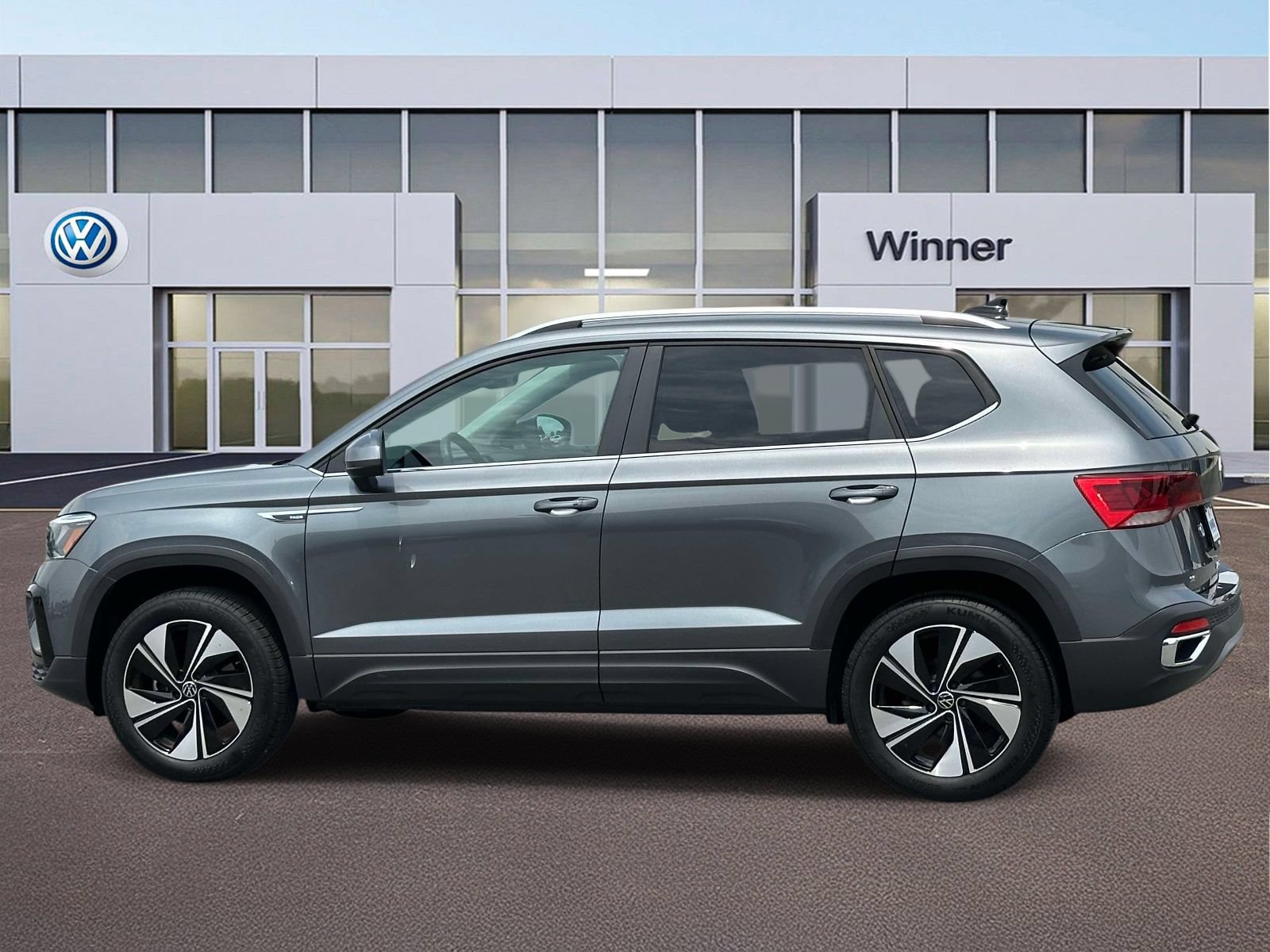Certified 2024 Volkswagen Taos SE w/ Panoramic Sunroof Package AWD/4WD image 3