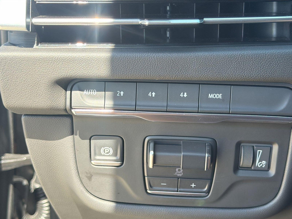 Certified 2025 Cadillac Escalade ESV Sport AWD/4WD image 15