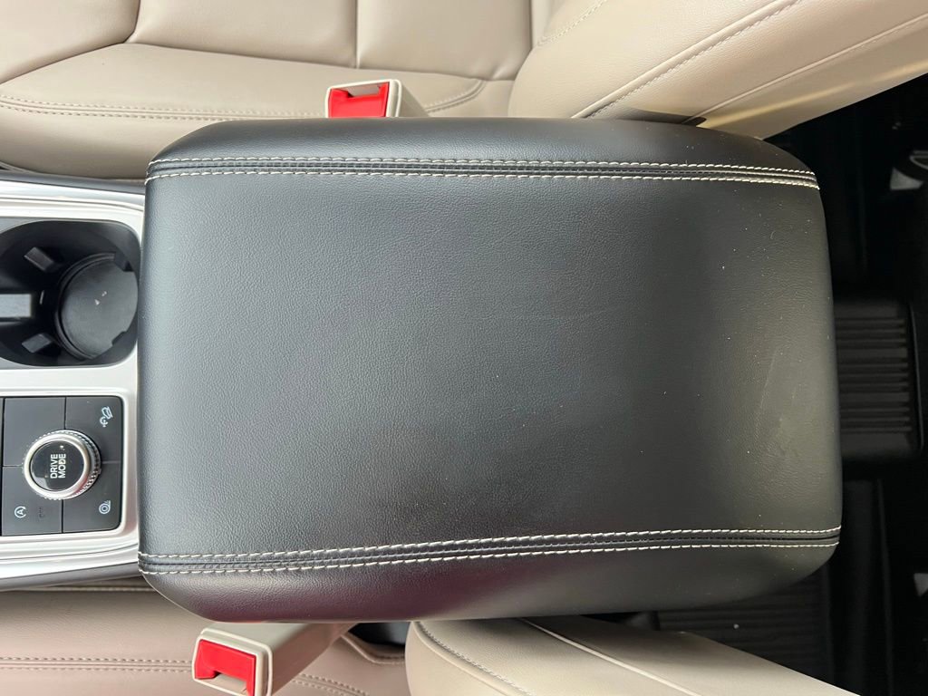 Used 2023 Ford Explorer XLT w/ Equipment Group 202A image 32