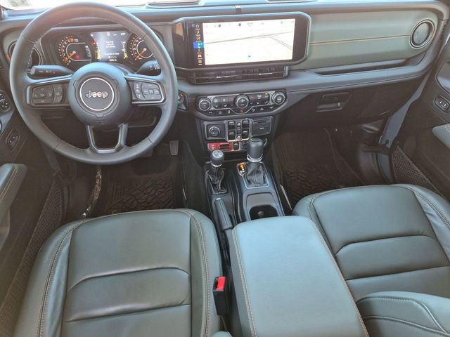 Used 2025 Jeep Gladiator Mojave AWD/4WD image 11