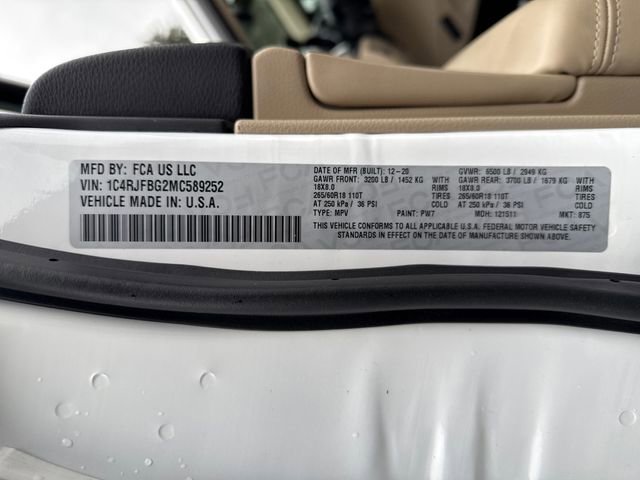 Used 2021 Jeep Grand Cherokee Limited w/ Luxury Group II image 16