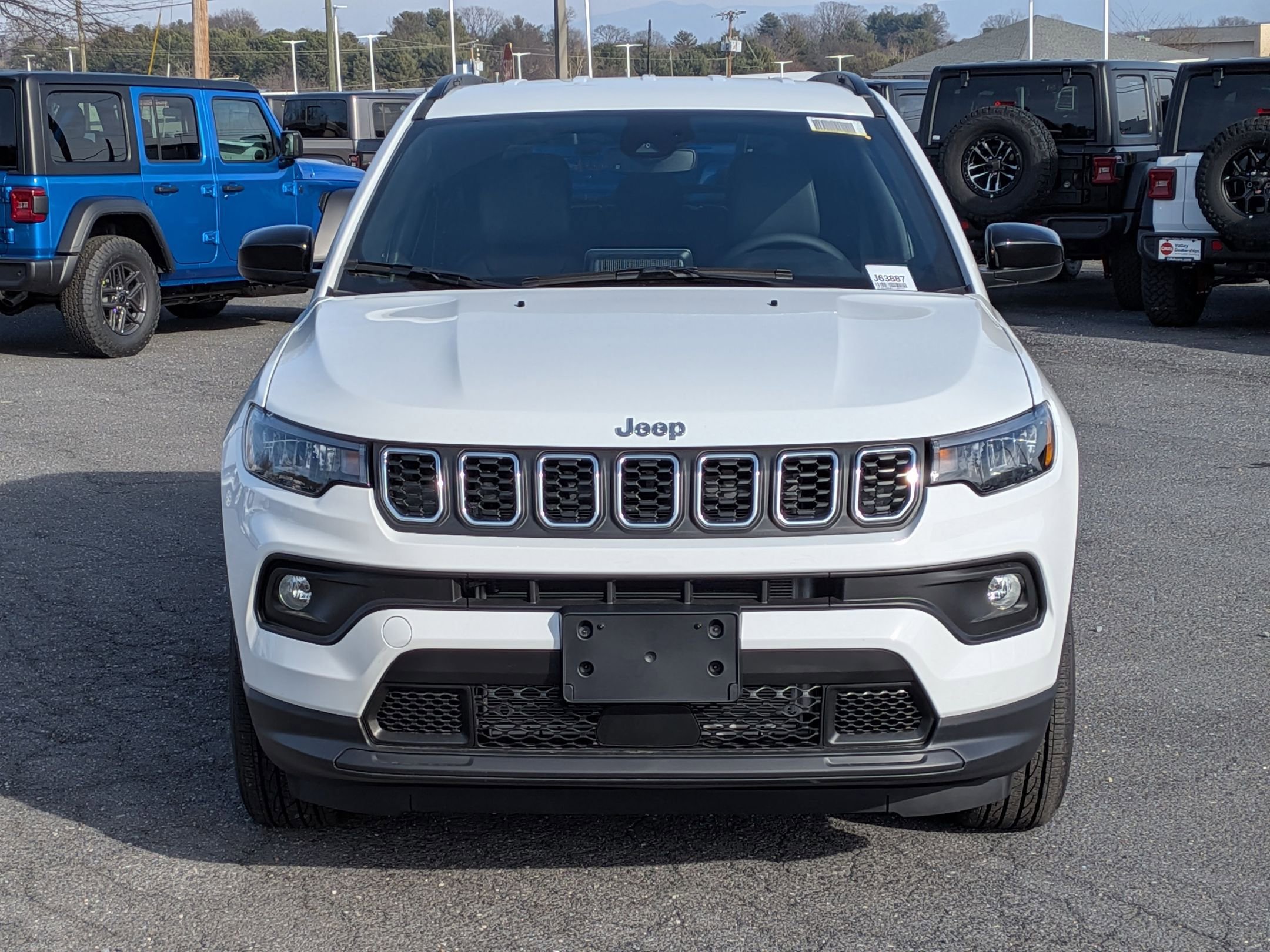 New 2026 Jeep Compass Latitude image 2