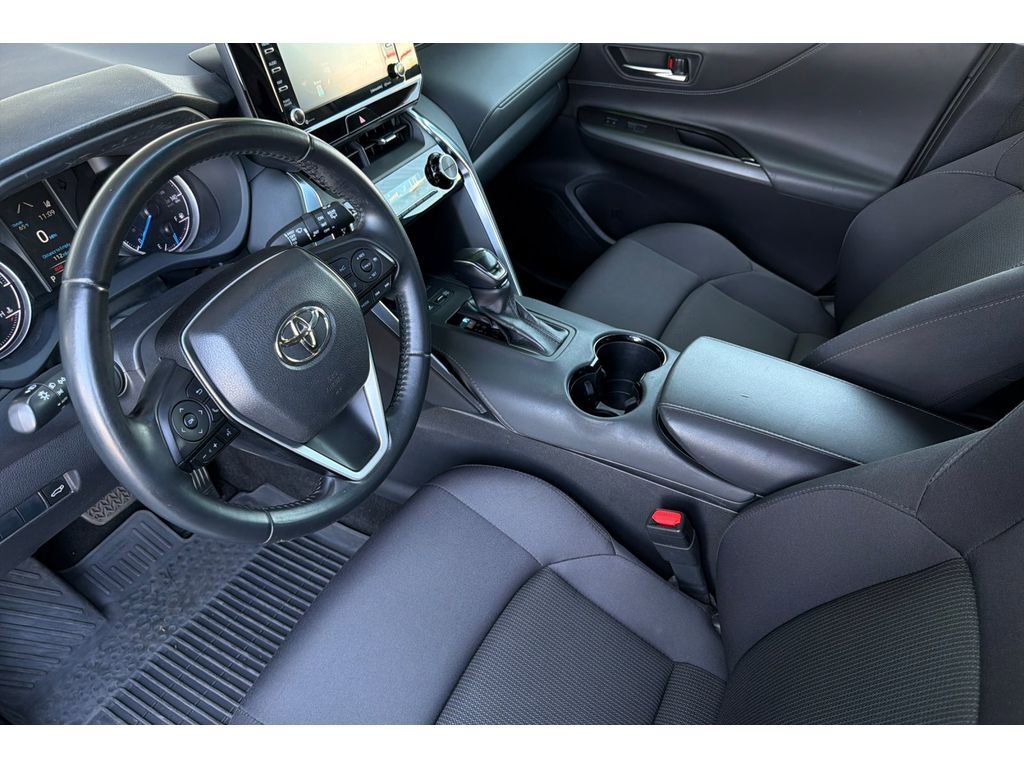 Certified 2021 Toyota Venza LE AWD/4WD image 10