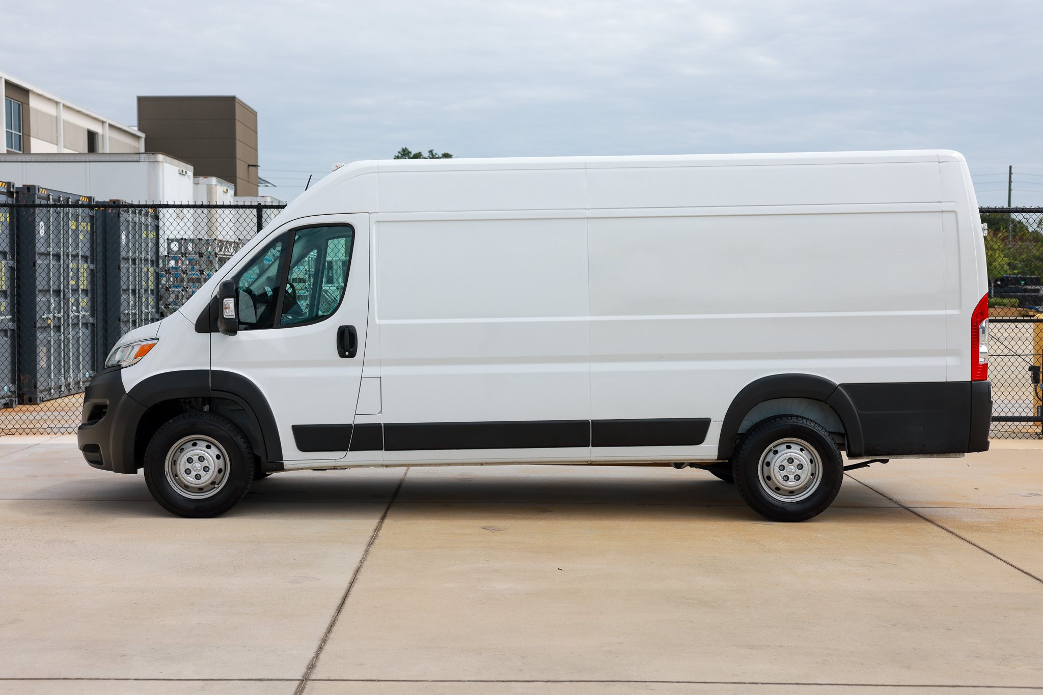 Used 2023 RAM ProMaster 3500 w/ Premium Convenience Group FWD image 4