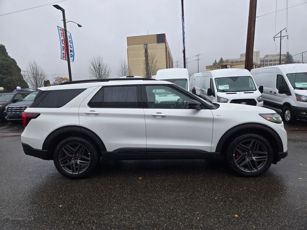 New 2026 Ford Explorer ST-Line w/ ST-Line Street Pack image 4