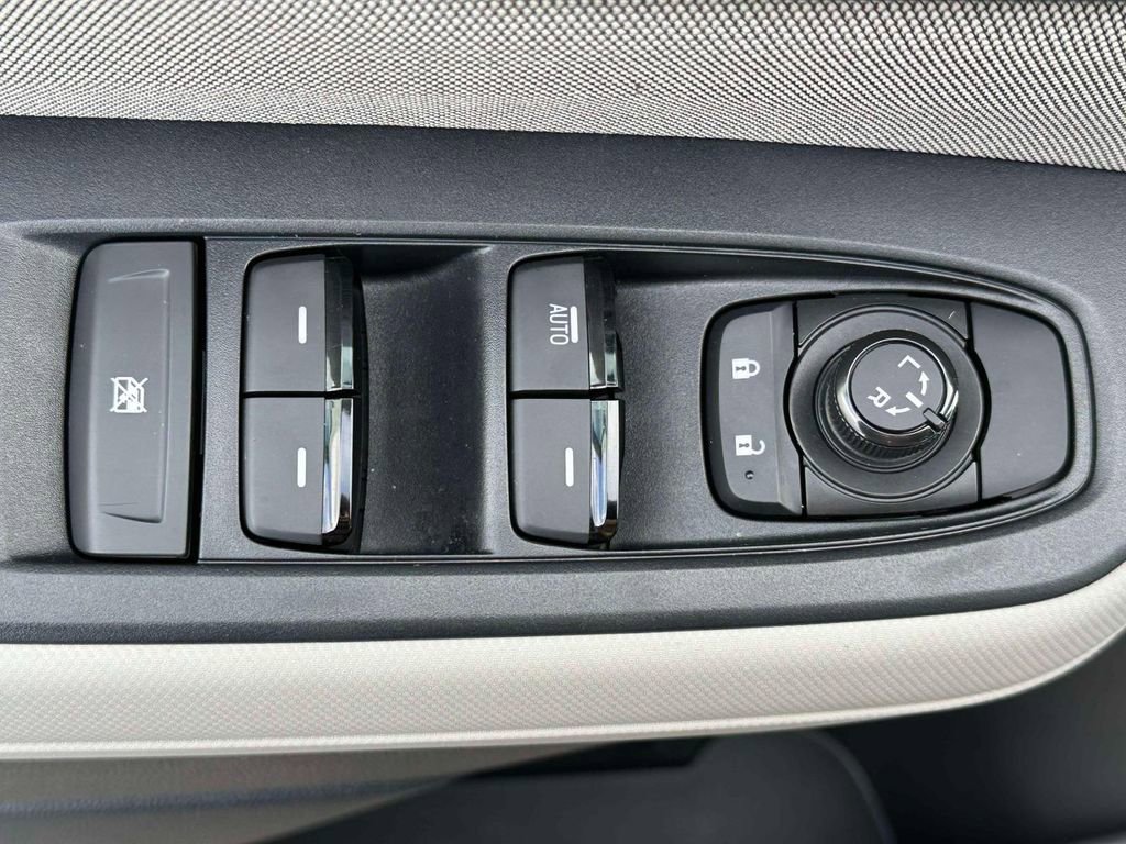 Certified 2025 Subaru Forester image 12