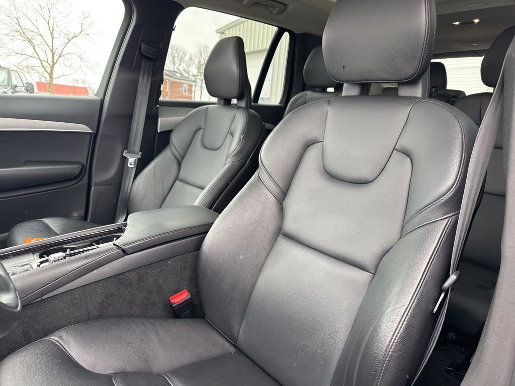 Used 2022 Volvo XC90 T5 Momentum w/ Climate Package image 32