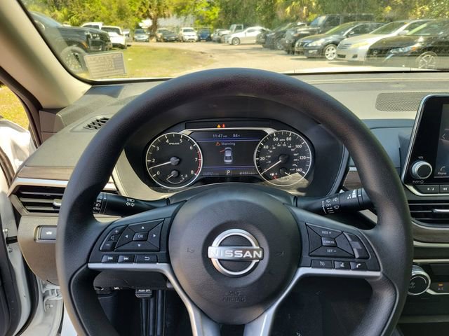 Used 2025 Nissan Altima 2.5 SV image 15