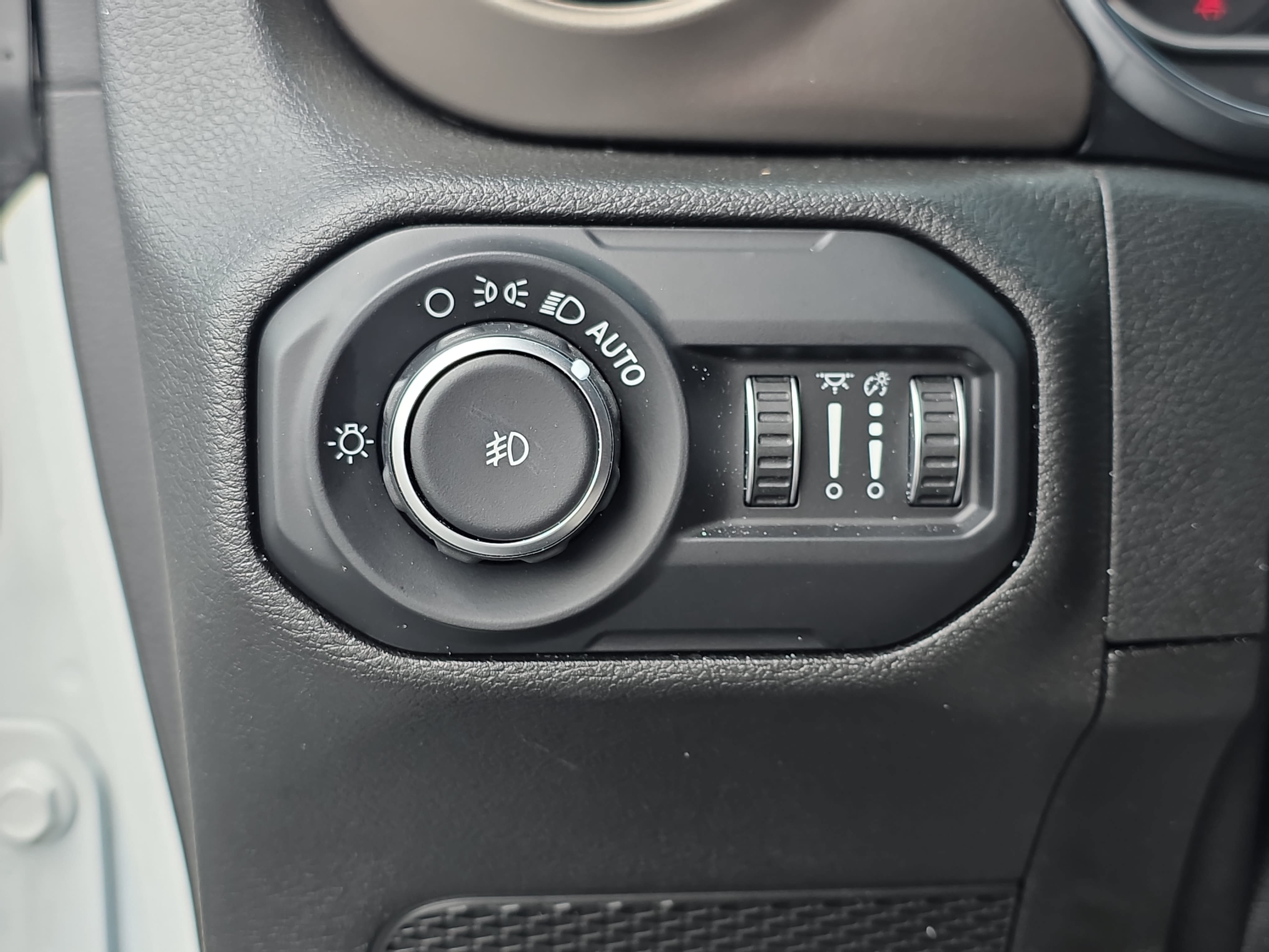 Used 2018 Jeep Wrangler Sport AWD/4WD image 24