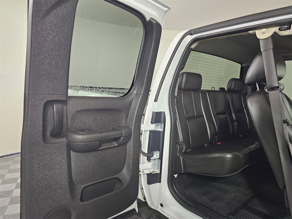 Used 2011 GMC Sierra 3500 SLT w/ SLT Convenience Package image 14
