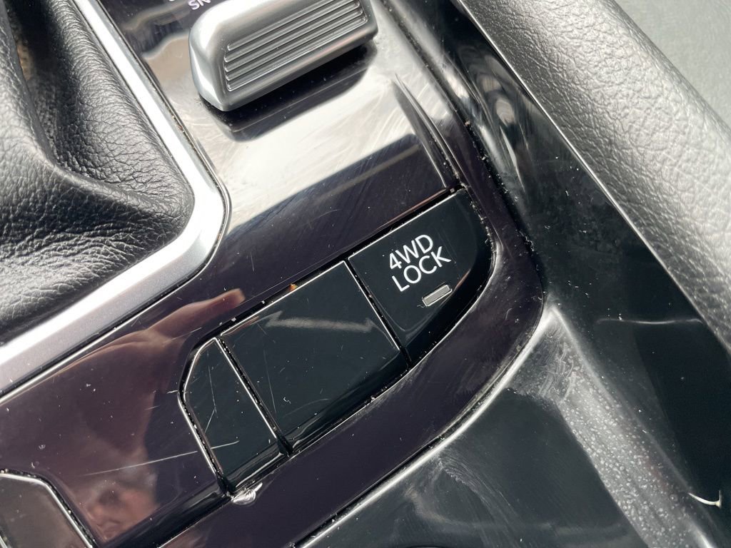 Used 2025 Jeep Compass Limited image 10