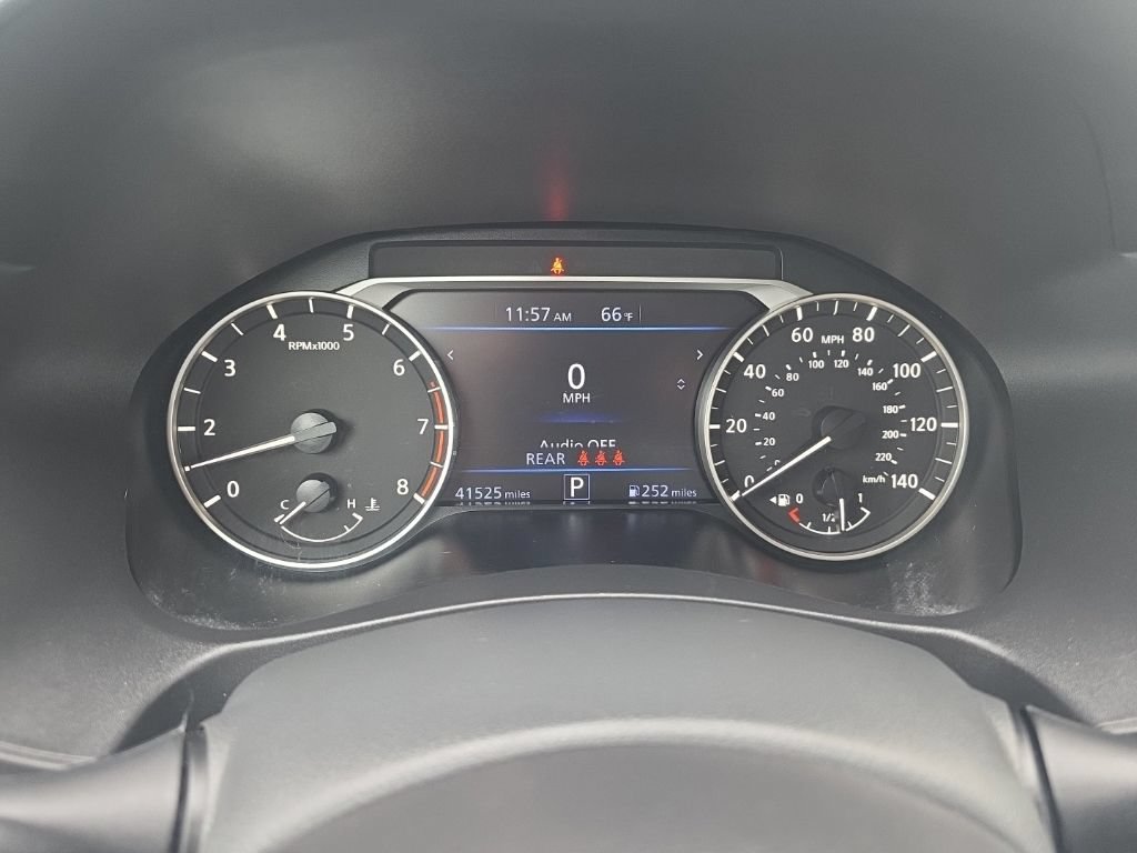 Used 2025 Nissan Altima 2.5 SV FWD image 19