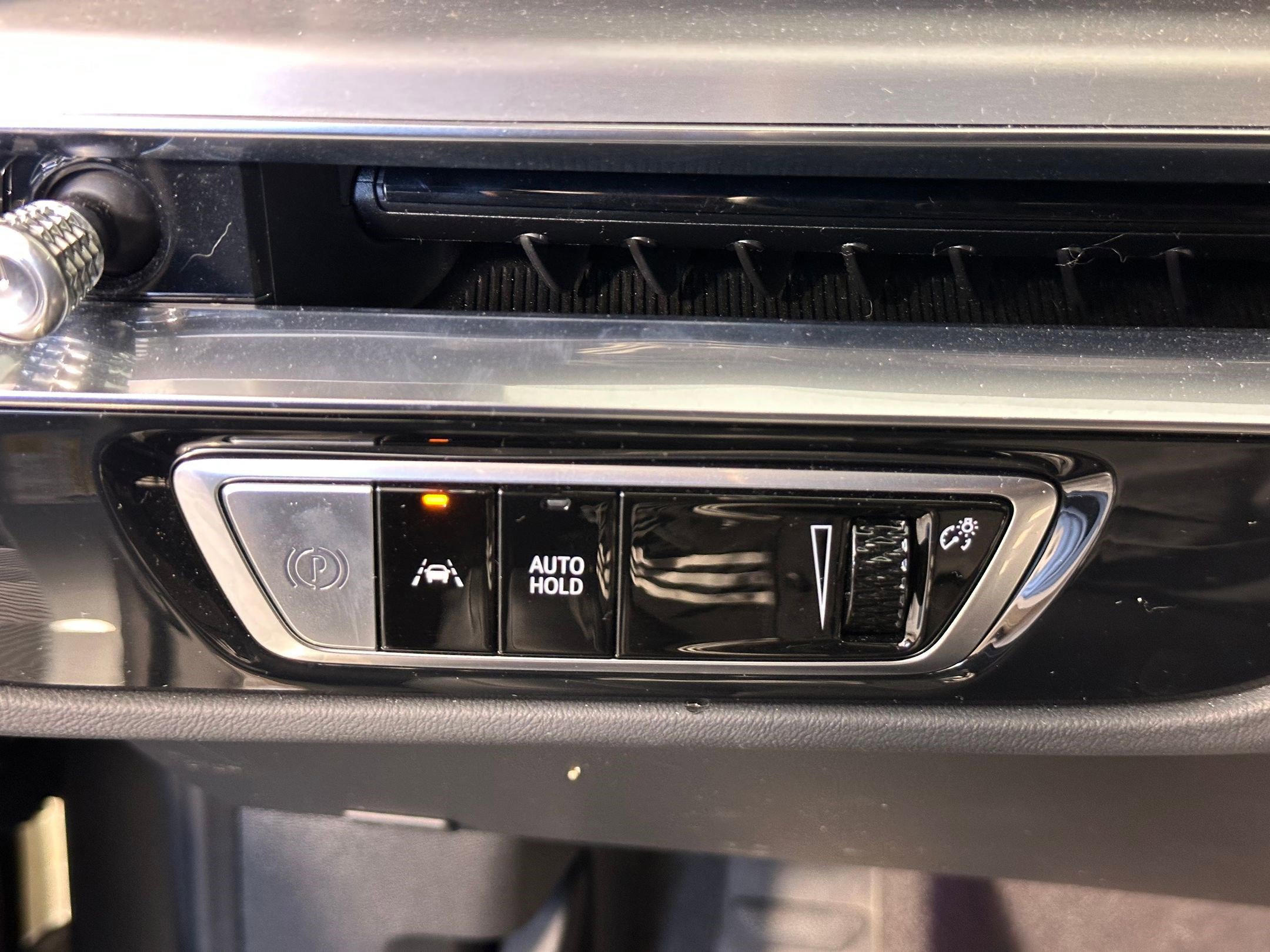 Used 2024 Cadillac Lyriq Sport image 14