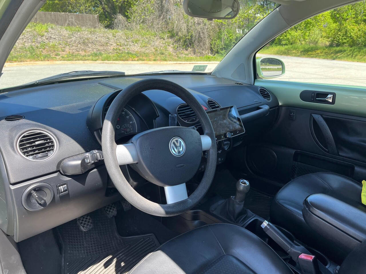 Used 2008 Volkswagen Beetle S FWD image 15