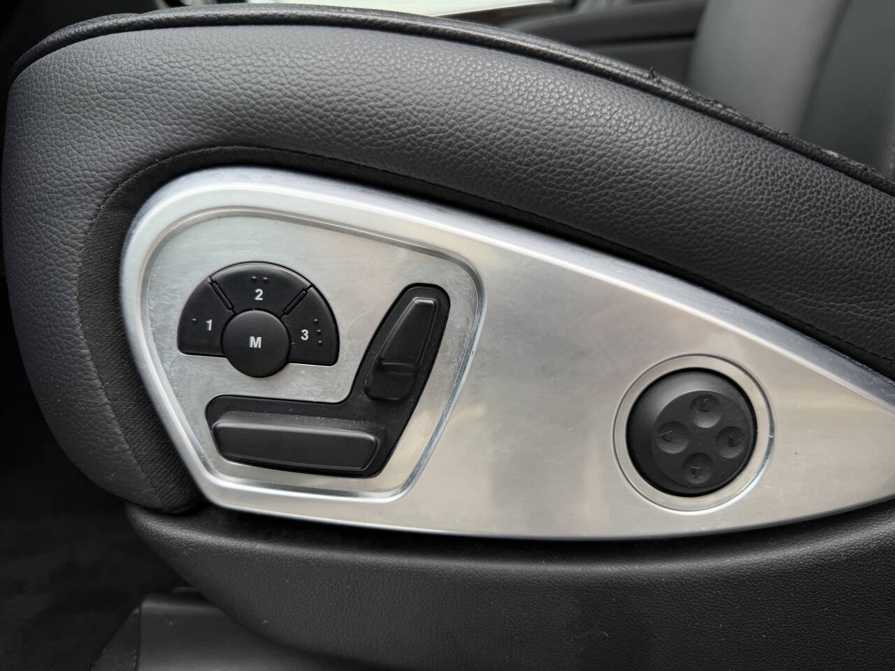 Used 2012 Mercedes-Benz GL 450 4MATIC image 16