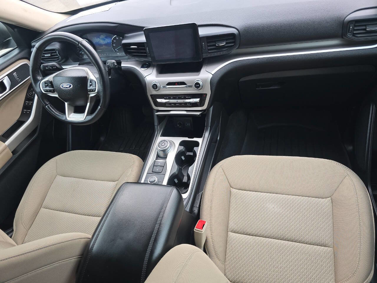 Used 2022 Ford Explorer XLT image 23