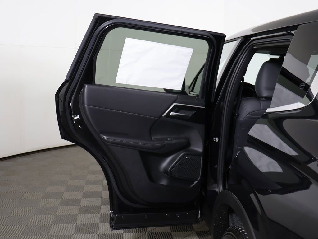 New 2026 Mitsubishi Outlander SE image 23