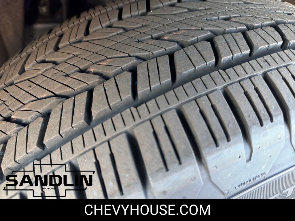 New 2026 Chevrolet Suburban Premier image 30