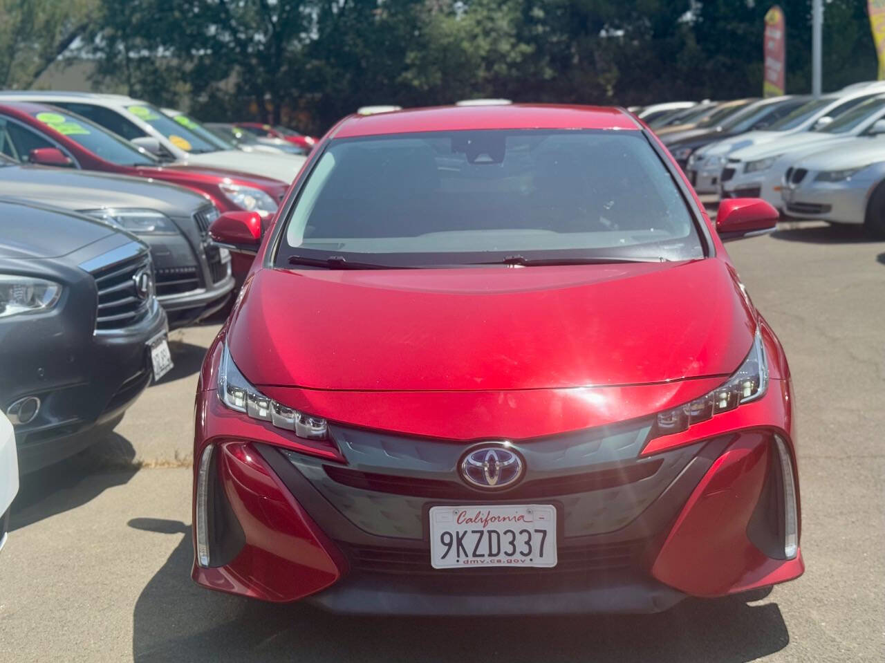 Used 2017 Toyota Prius Prime Premium image 3