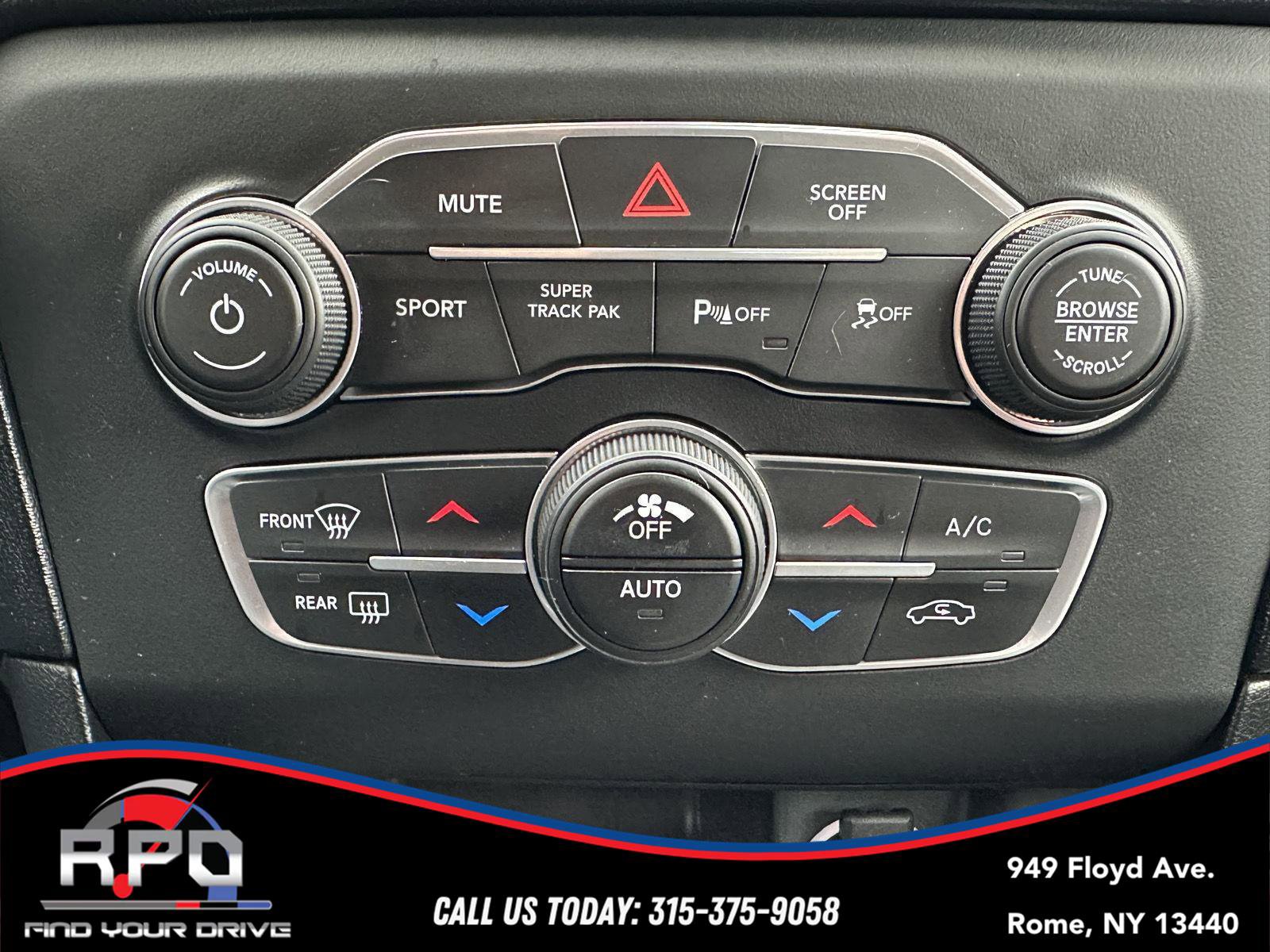 Used 2019 Dodge Charger SXT w/ Plus Group image 26