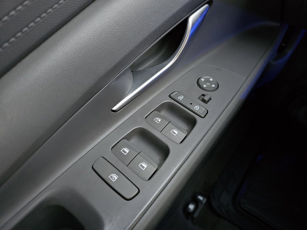 Used 2022 Hyundai Elantra SEL image 40