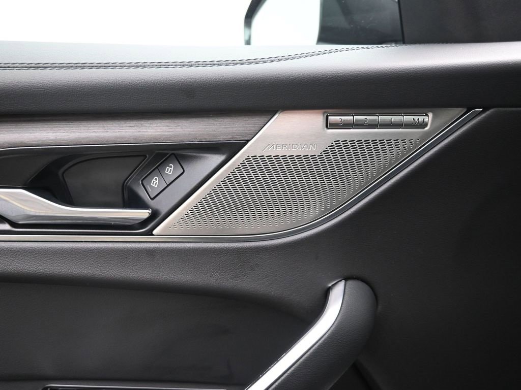 Used 2023 Jaguar F-PACE S image 19