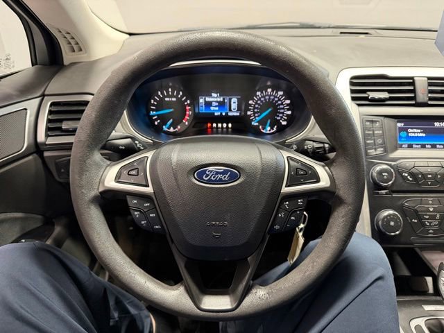 Used 2014 Ford Fusion SE FWD image 32