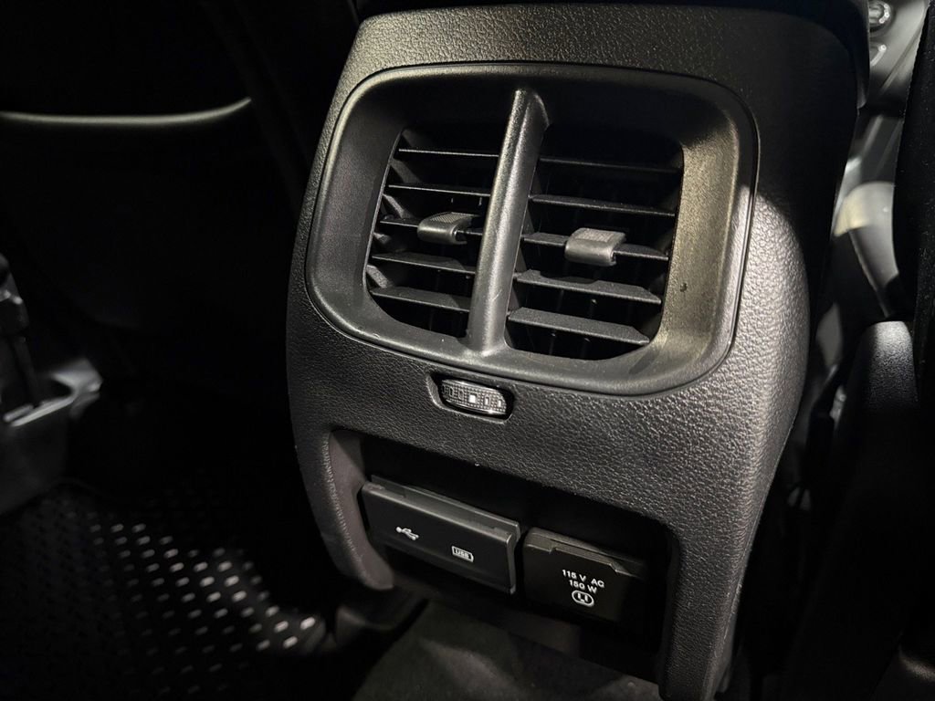 Used 2019 Jeep Cherokee Trailhawk w/ Comfort & Convenience Group image 18