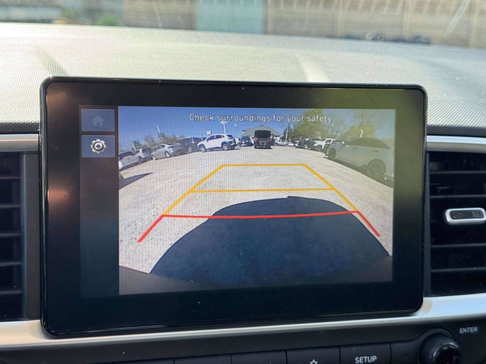 Used 2024 Hyundai Venue SE FWD image 24
