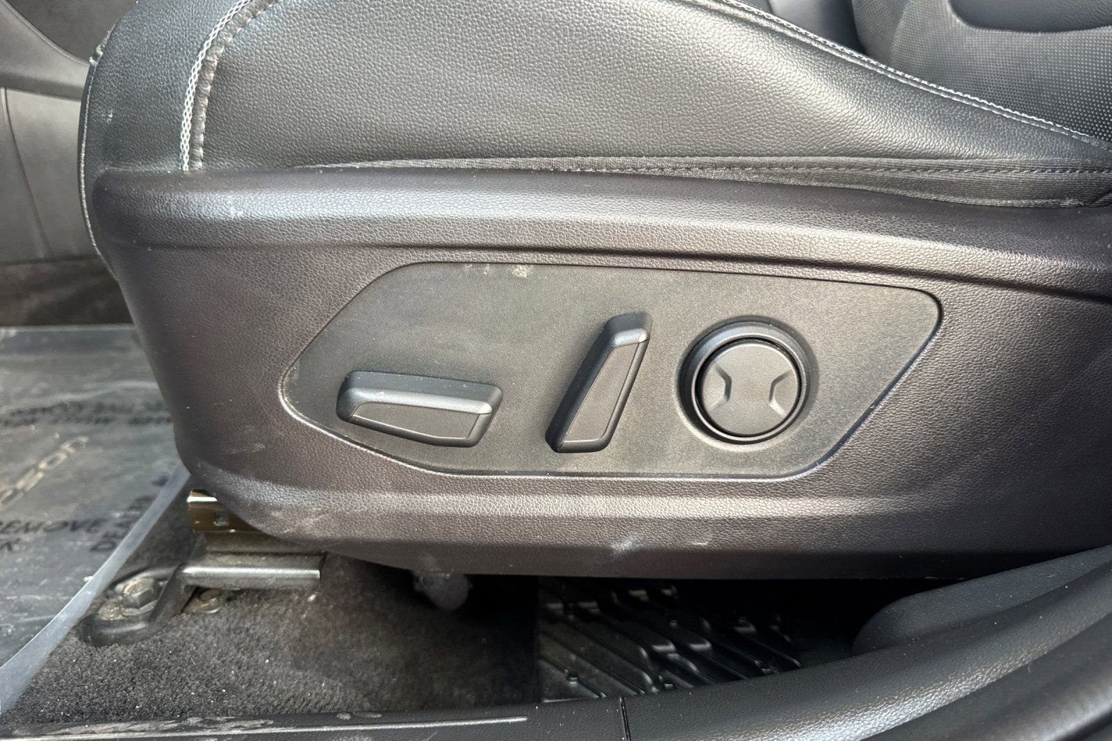 Used 2022 Hyundai Tucson SEL w/ Convenience + Premium Package FWD image 12