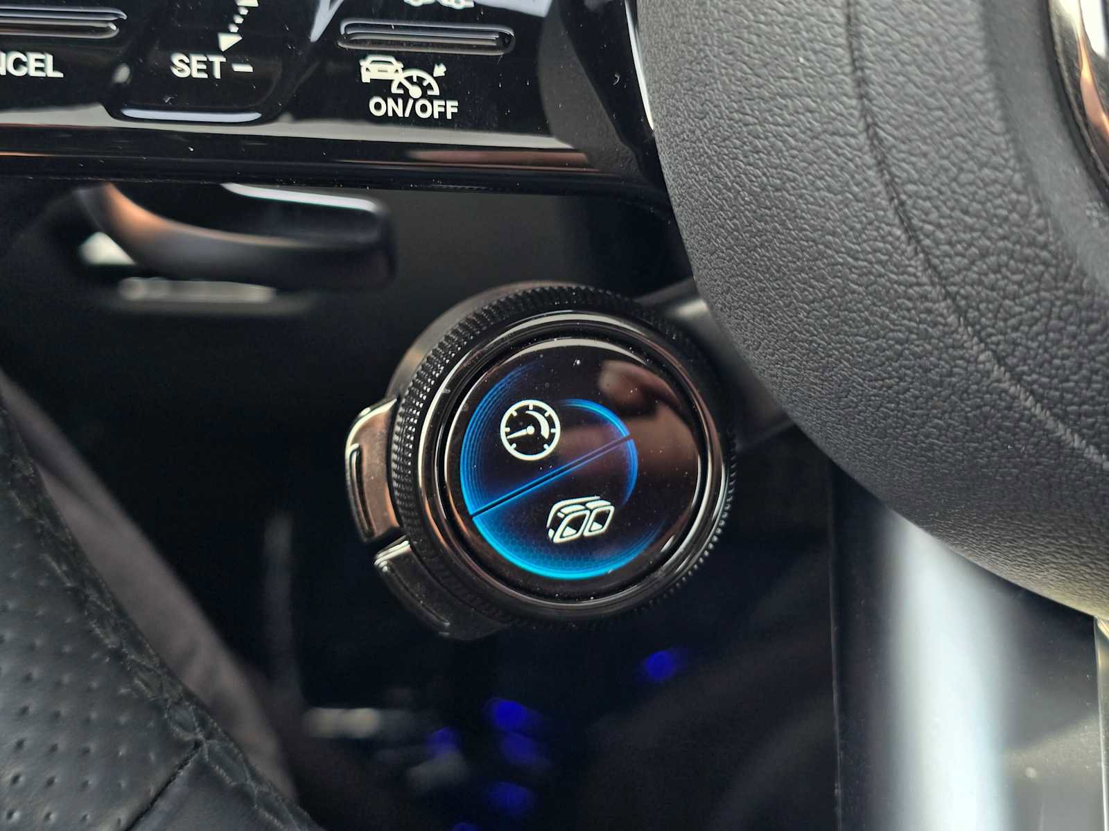 Used 2024 Mercedes-Benz GLC 43 AMG 4MATIC image 35