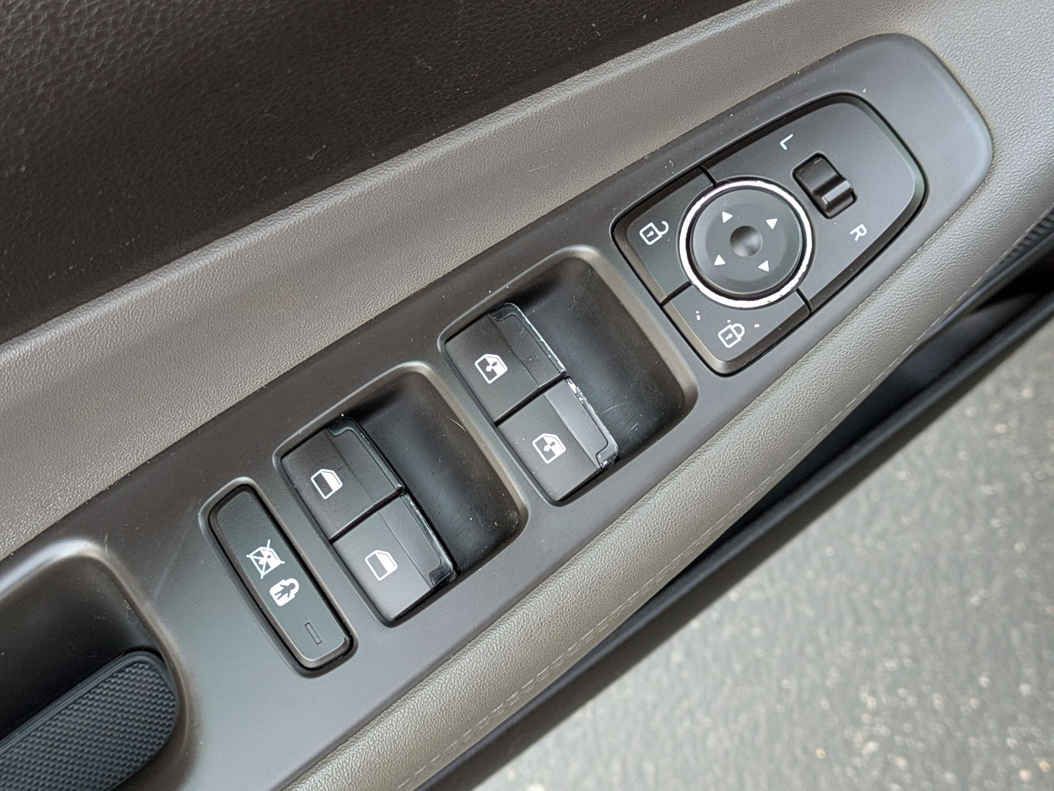 Used 2020 Hyundai Santa Fe SEL image 15