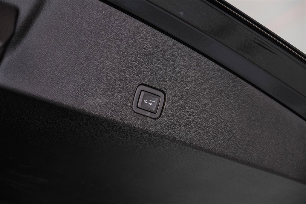 Used 2024 Cadillac XT6 Premium Luxury image 59