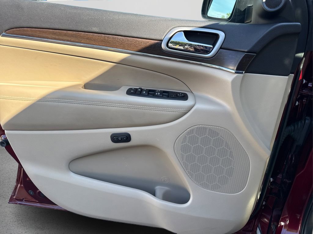 Certified 2018 Jeep Grand Cherokee Limited image 24