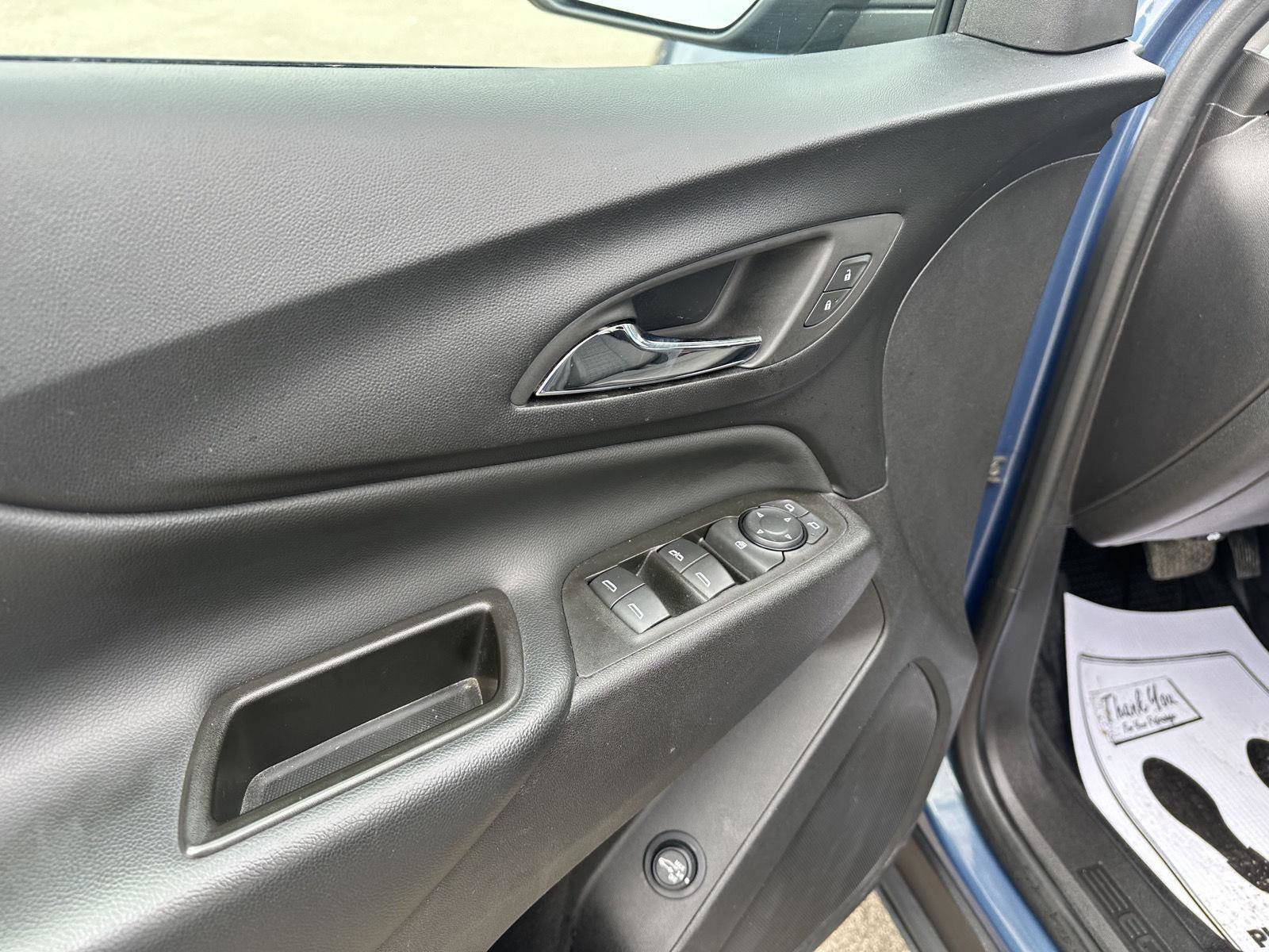 Used 2024 Chevrolet Equinox LT w/ LPO, Floor Liner Package FWD image 18