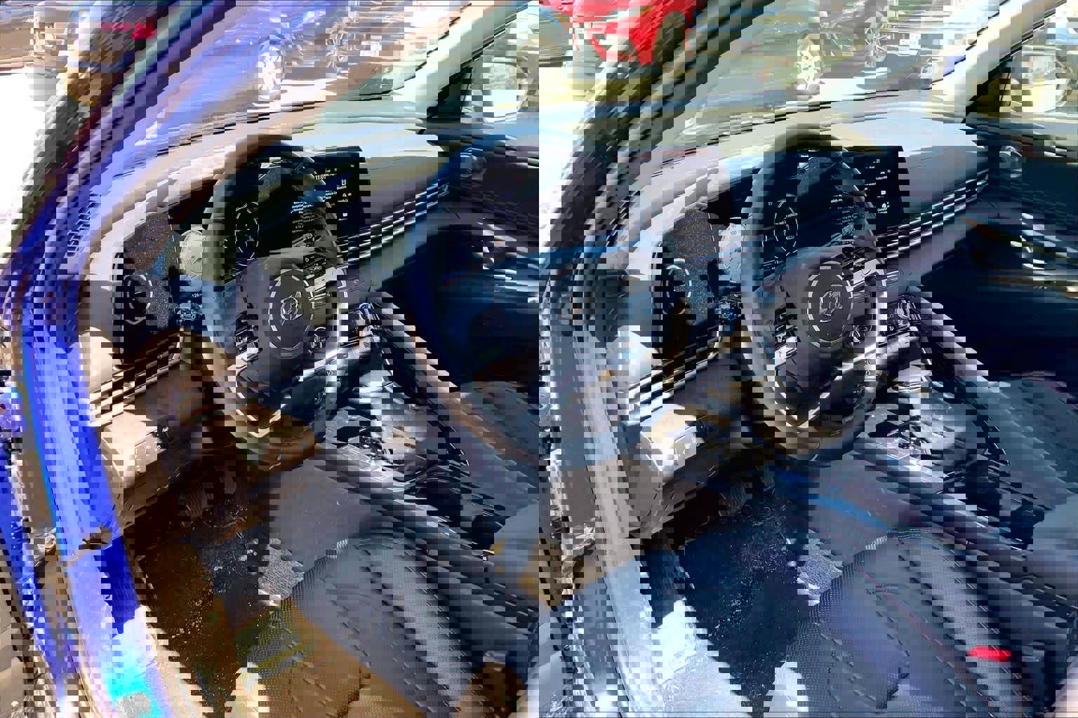 Used 2023 Hyundai Elantra Limited image 18