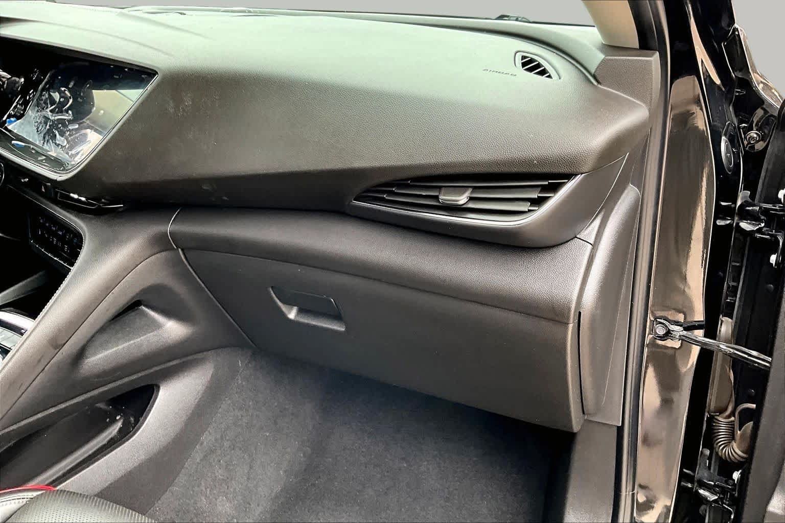 Used 2022 Buick Envision Essence w/ Sport Touring Package FWD image 19