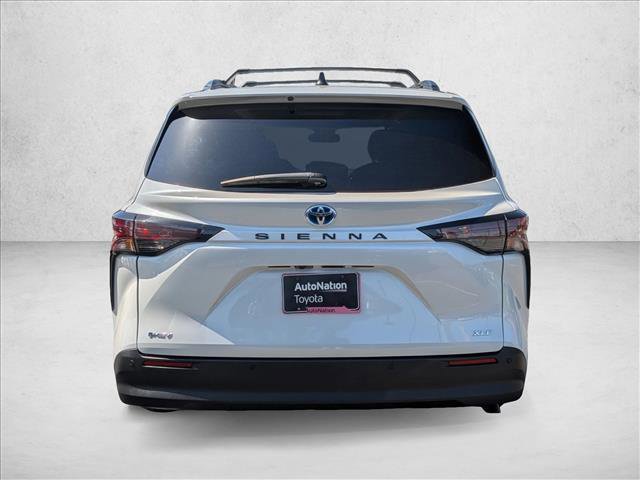 Used 2025 Toyota Sienna XLE w/ XLE Plus Package image 7