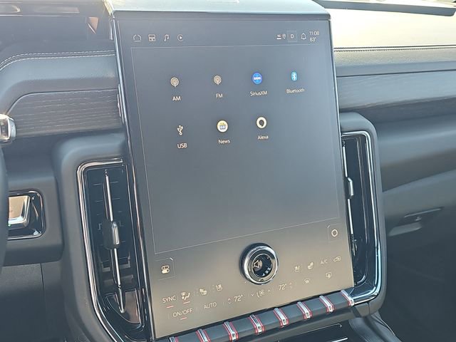 Used 2025 GMC Yukon XL AT4 Ultimate image 11